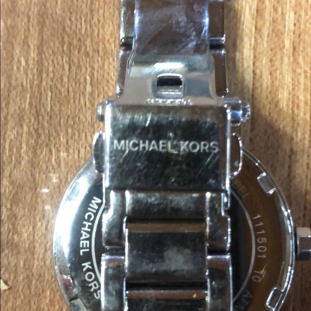 Woman’s Michael Kors watch - Picture 3 of 4